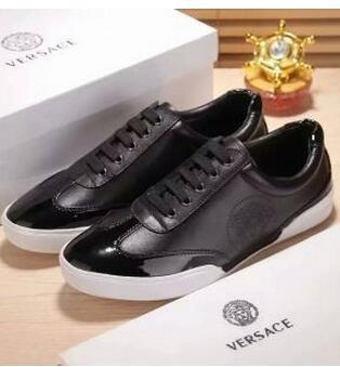 Giày thể thao Versace tiện dụng