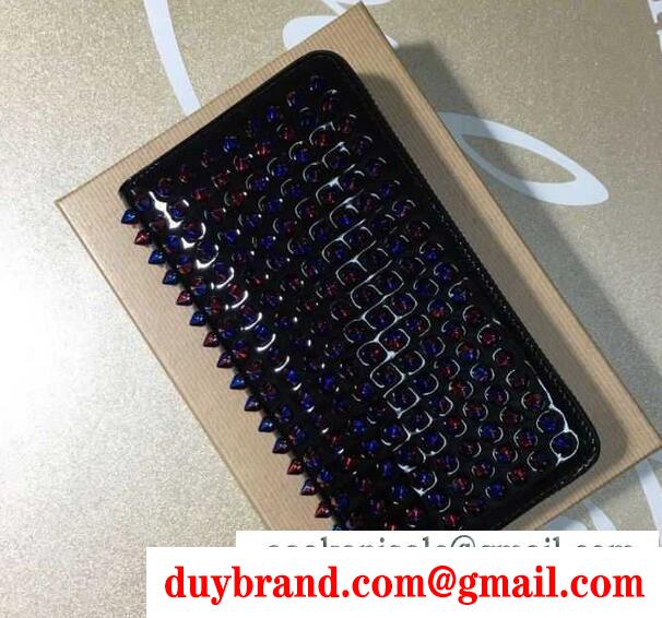 見た目のCHRISTIAN louboutin 最高品質のルブタン スタッズ付き財布 コピー