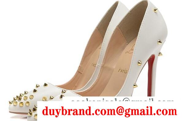最大限に引き出すクリスチャンルブタン 偽物　 CHRISTIAN LOUBOUTIN　スパイクス　パンプス