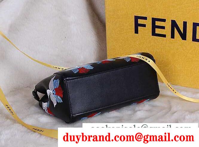 大注目のフェンディ 新作 レディース コピー fendi 長く愛用する手持ち&ショルダー掛け