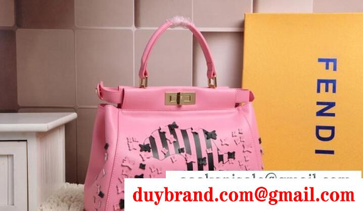限定品 fendi バックパック人気 レディース フェンディ 活躍するモデル
