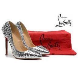 Bargain Christian Louboutin Lo...