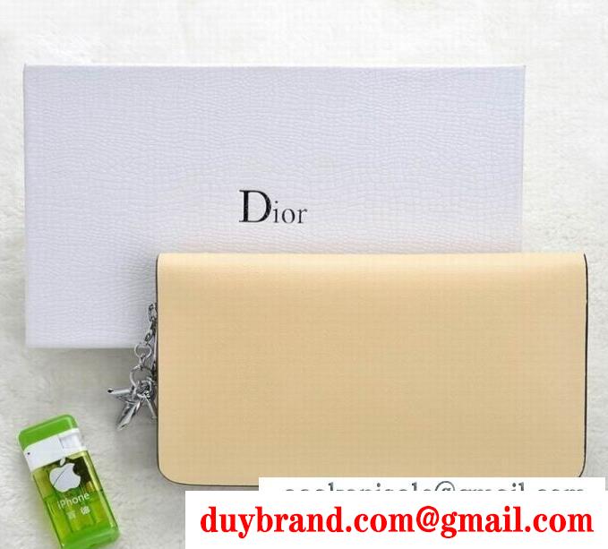 高級感あるDIOR 　ディオール 偽物 上品に仕上げてくれる財布