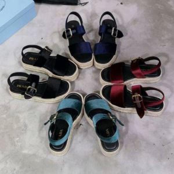 Một chút mới của Prada Prada S...