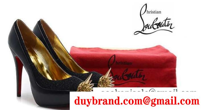 シャープな印象に christian louboutinルブタン 新作 コピー 実用性も兼ね備えるパンプス