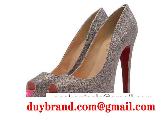 クリスチャンルブタン ピカピカしている シルバー christian louboutin レディース 高い踵 ハイヒールパンプス