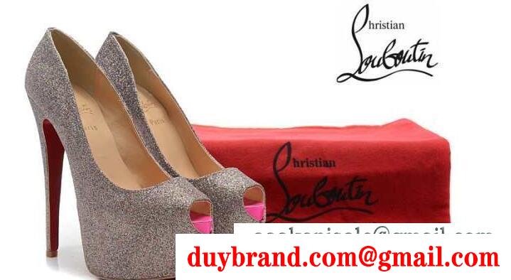 クリスチャンルブタン ピカピカしている シルバー christian louboutin レディース 高い踵 ハイヒールパンプス
