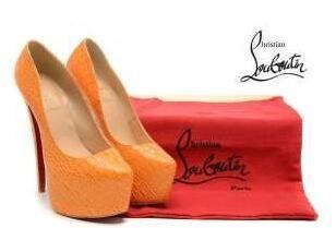 Christian Louboutin Vụ nổ Bakusho nổi tiếng Christian Louboutin Pink Dây đeo động cơ mở men da màu cam _ Christian Lubutan Christian Louboutin_ Thương hiệu giá rẻ 