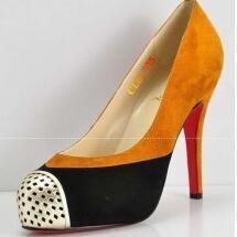 Christian Louboutin ném bom Ch...