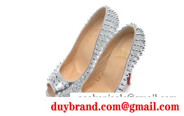 上品なクリスチャン ルブタン コピー パンプス christian louboutin 美品