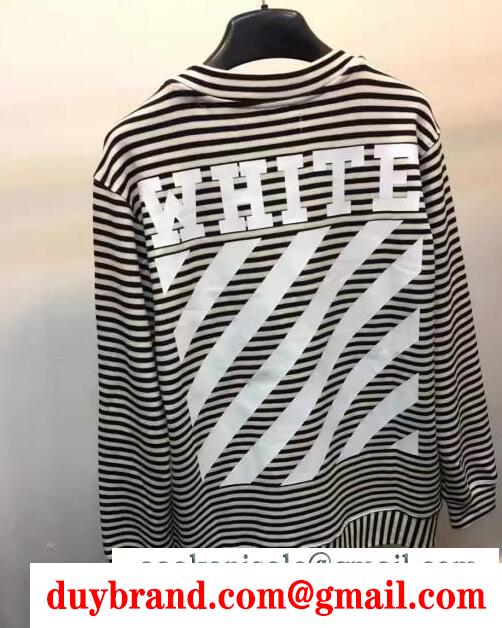 快適なはき心地 off-whiteオフホワイト  トレーナー 美品　ジャケット