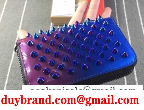 素敵なルブタン財布コピーCHRISTIAN louboutinラウンドファスナーミニ財布スパイクスグラデーション