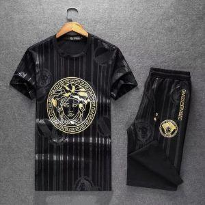 Street Versace Gordo Logo In t -shirt & Sắp thiết lập quần ngắn Versace trên và dưới