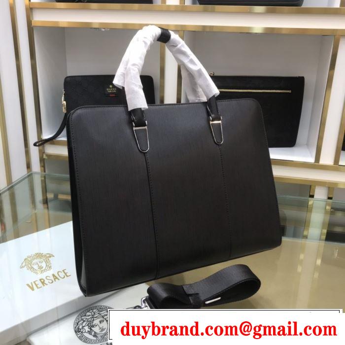 ハンドバッグ  秋冬コーデと相性がいい プラダ 2019トレンド秋冬おすすめ安い PRADA  おしゃれなファッションコーデ