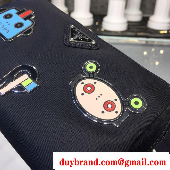 PRADA 最新作おすすめしたい秋冬 プラダ  寒い季節トレンド上品 ポーチ  今年の秋冬のトレンド激安セール