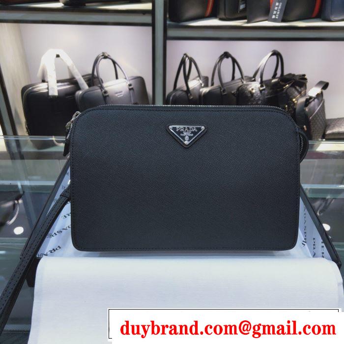 プラダ 秋トレンドの新定番 PRADA 気になる2019年秋のファッション ポーチ 今から取り入れられるトレンド