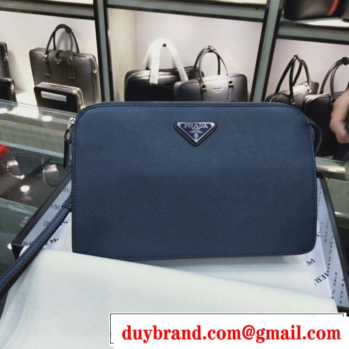 プラダ 秋トレンドの新定番 PRADA 気になる2019年秋のファッション ポーチ 今から取り入れられるトレンド