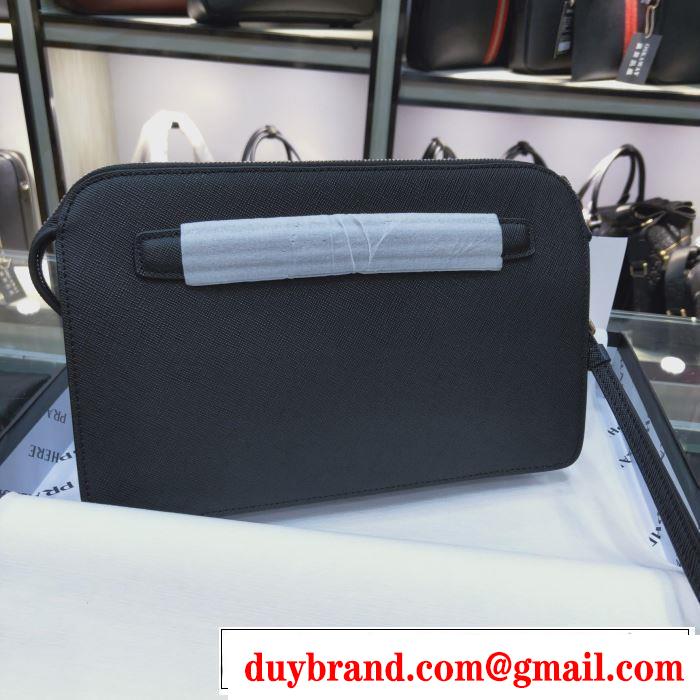 プラダ 秋トレンドの新定番 PRADA 気になる2019年秋のファッション ポーチ 今から取り入れられるトレンド