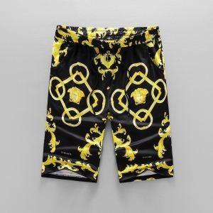 Sự hiện diện nổi bật Versace Versace mặc quần áo thể thao đen mới