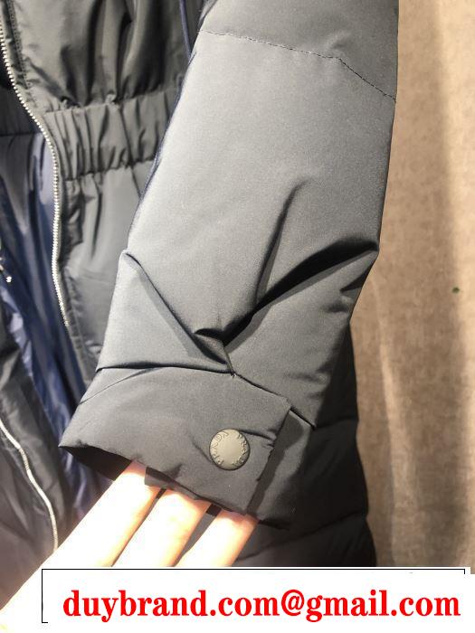 2019-20秋冬トレンドファッション　プラダ PRADA最新秋冬トレンドをチェック　 プレミアムダウンコート　秋冬流行りファション
