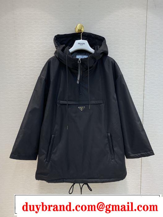 秋にこれがはやりそう　プラダ PRADA 2019秋冬トレンド押さえておきたい　フード付きコート　注目の秋ファッション一番