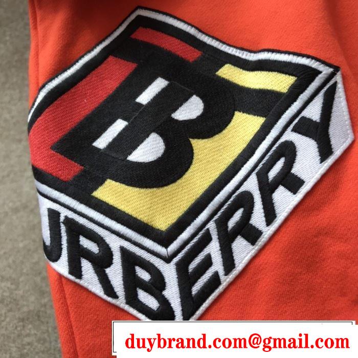 バーバリー普段見ないデザインばかり  BURBERRY 価格帯が低い プルオーバーパーカー2020年春限定