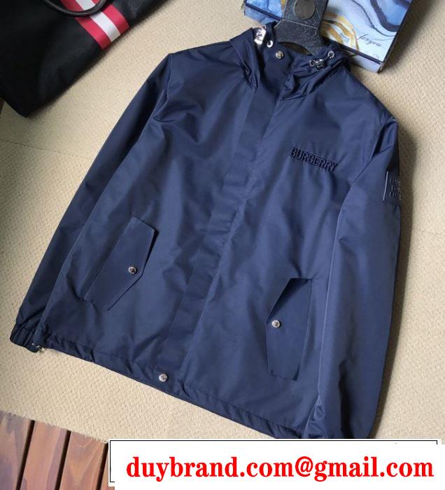 着こなしを楽しむ フード付きコート 有名ブランドです バーバリー BURBERRY