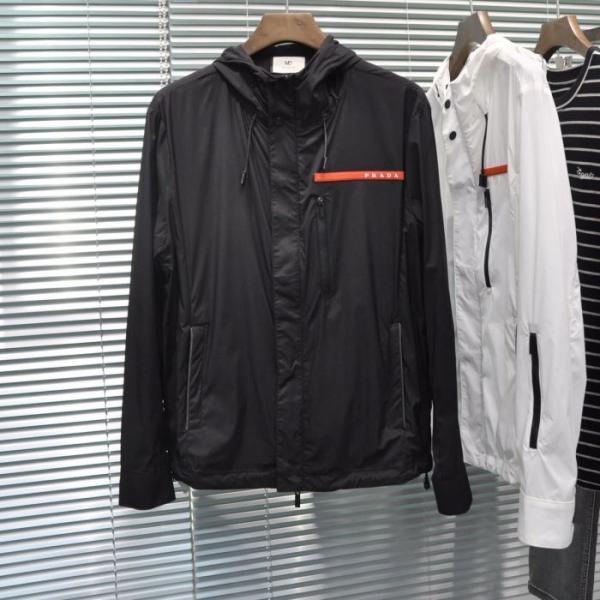 Xếp hạng Vị trí số 1 Prada đặt...