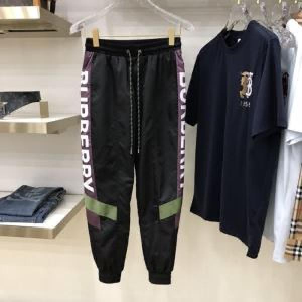 Quần jean thương hiệu Burberry...