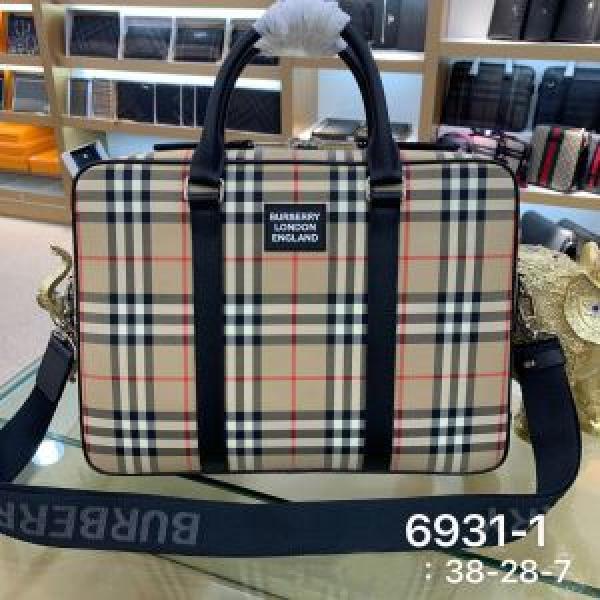 Burberry  Liên Hợp Quốc lưu trữ màu vai Burberry nam Burberry thu thập sự chú ý