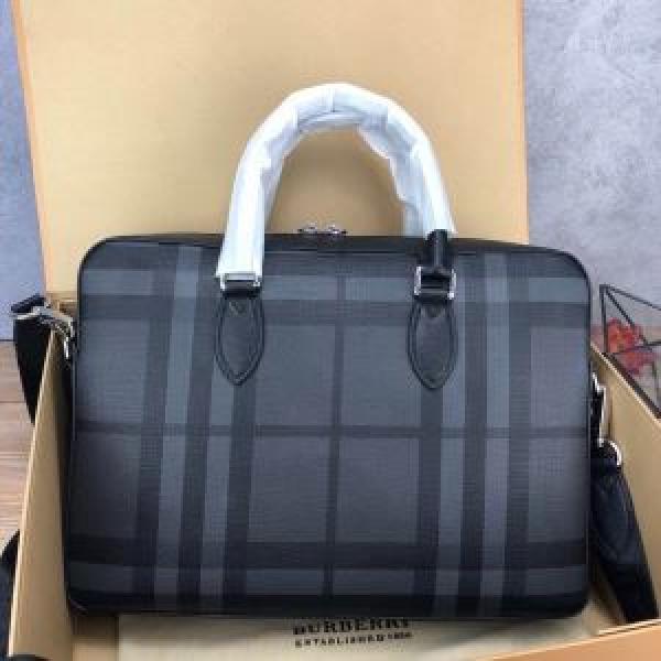 Burberry từ 2 năm trở lên liên tiếp