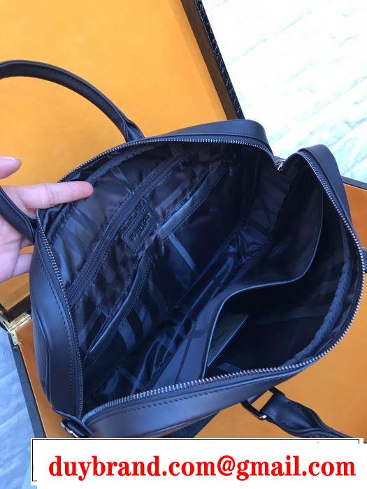 コーデの完成度を高める ハンドバッグ  この時期の一番人気は バーバリー BURBERRY