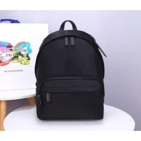 Prada phổ biến nhất vào thời đ...