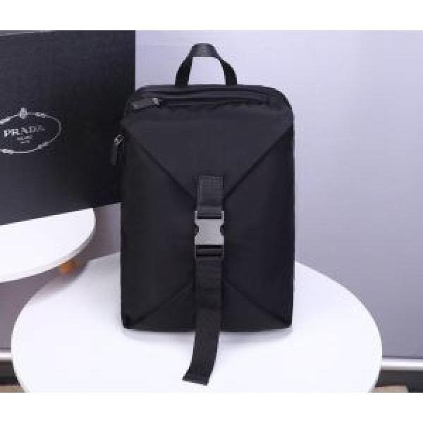 2020 Chủ đề Prada Một mùa xuân...