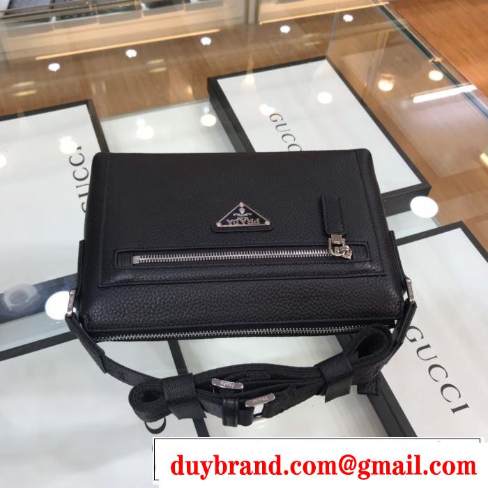 普段使いにも最適なアイテム プラダ PRADA ストリート感あふれ ミニバッグ