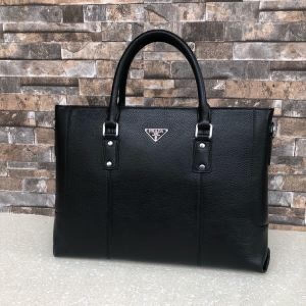 Prada mùa này được đề xuất chí...