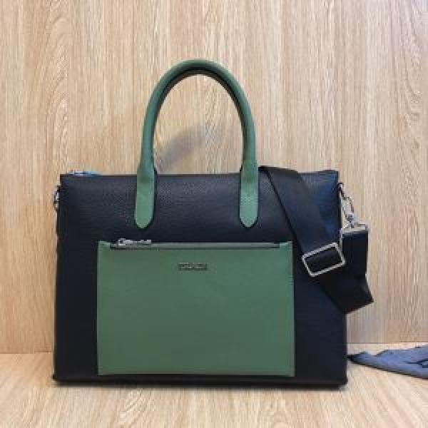 Mẫu phổ biến của Prada Prada m...