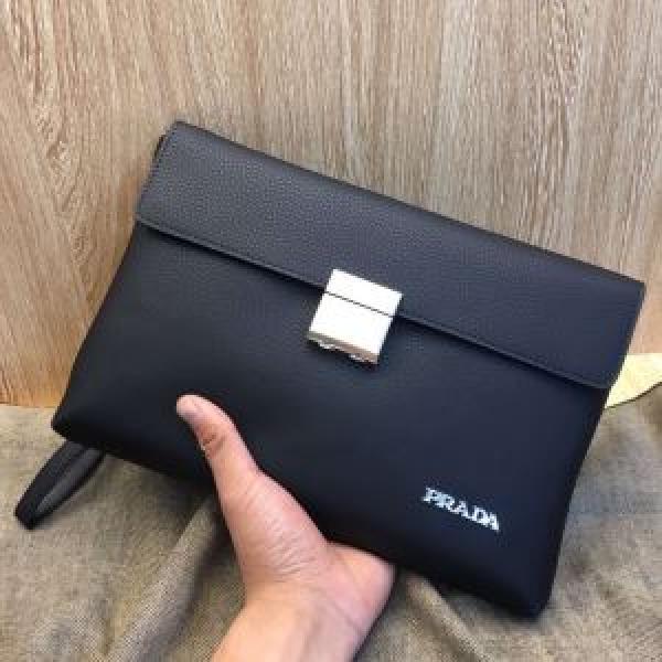 Túi Prada Prada nổi tiếng ở nư...