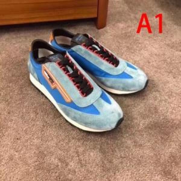 Mùa xuân / Mùa hè 2020 Bộ sưu tập Sneakers 4 Màu Màu Màu sắc mới Prada Sự chú ý đang tăng lên
