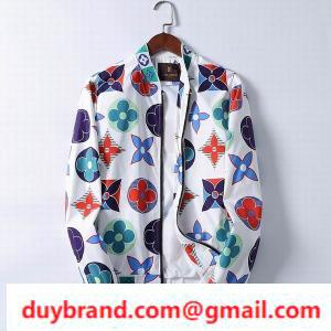 Thời trang mùa thu / mùa đông trước đó, Louis Vuitton Louis Vuitton Windproof and Design rất xuất sắc