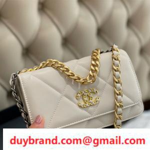 HOt Trend  -Túi dây, Túi đeo chéo Chanel thương hiệu hợp thời trang thiết kế nữ tính bạn đừng lỡ bỏ qua 