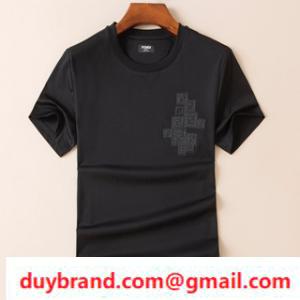 Phiên bản đổi mới năm nay trong Stock Fendi Short Sleeve T -Shirt 2 Màu sắc trông có vẻ sạch sẽ