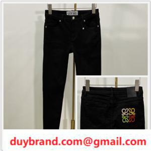 Số lượng hiếm! Xếp hạng mùa thu / mùa đông xếp hạng Loewe Loven Jeans Ladies Black Foot