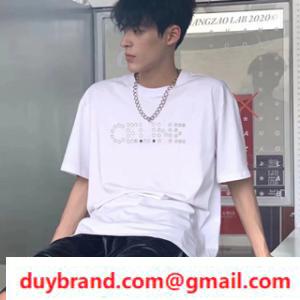 Celine nó được mặc bởi những người đàn ông và phụ nữ yêu thích xu hướng tay áo ngắn tay áo phông có cá tính