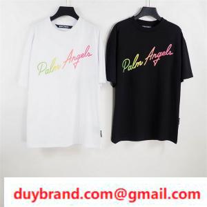 Áp dụng một điểm nhấn mềm mại và các góc bàn chải bằng bông thoải mái T -Shirt