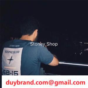 Sử dụng một sự kết hợp khiến bạn cảm thấy áo sơ mi Đảo Đá xu hướng trong mùa tới