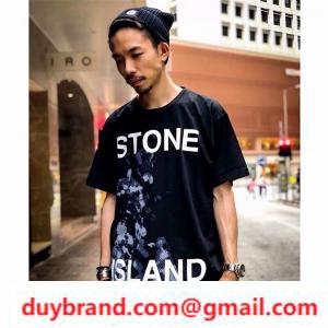 Phong cách T -Sleeve T --shirt thu hút logo in đảo đá đầy nghệ thuật.