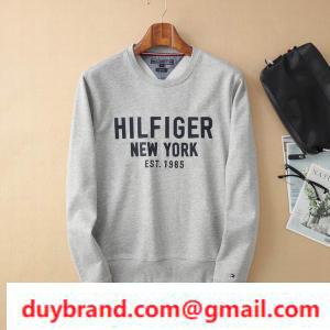 Tommy Hilfiger khuyến nghị áo len cổ tròn Tommy Hilfiger