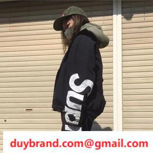 Mẫu áo khoác biểu tượng logo màu đen của Spellout 21SS theo dõi