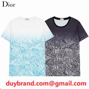 Màu đen và màu xanh lam dior t...